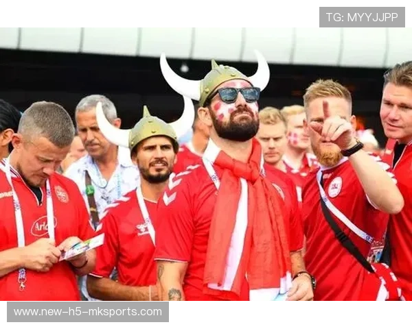 赛场外摄影师作品集举办展览呈现不为人知的赛场瞬间，赛事摄影师用什么相机