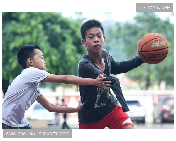 篮球少年心怀热爱勇敢追梦,少年篮球励志 篮球少年心怀热爱勇敢追梦,少年篮球励志