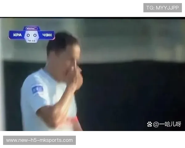 费利佩接罗慕洛传中头球轰门，成都蓉城热身赛2比0胜出