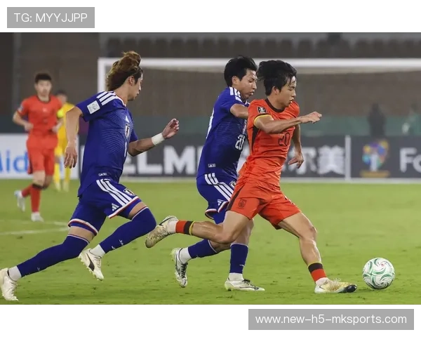 禁区混战补射入网引爆主场⚽