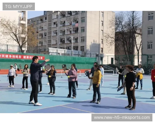 体育新闻工作者：用笔和镜头记录体育强国征程，体育方面新闻