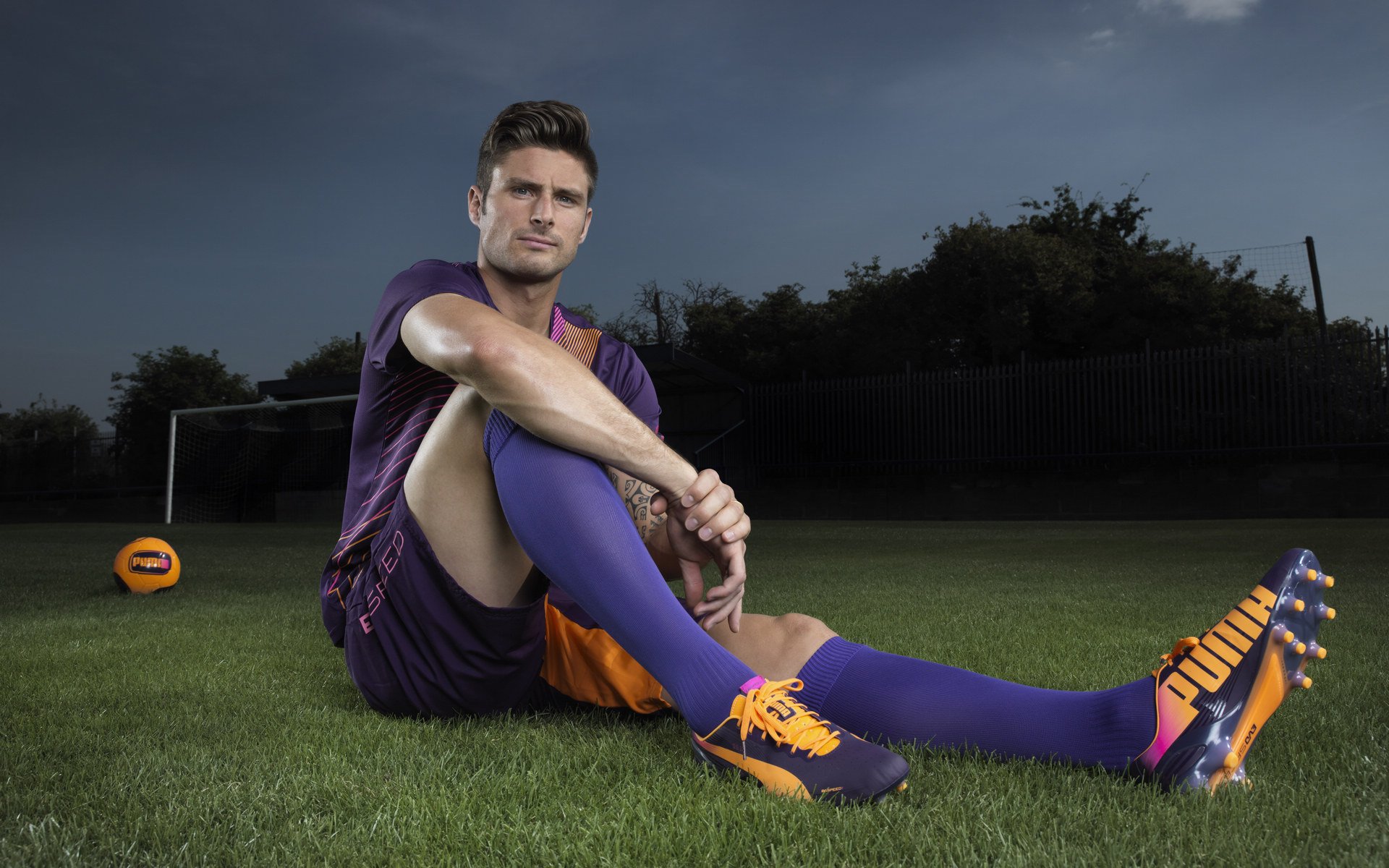 mk体育全站-利物浦多点支援进攻形成锋线合力，利物浦战术打法分析